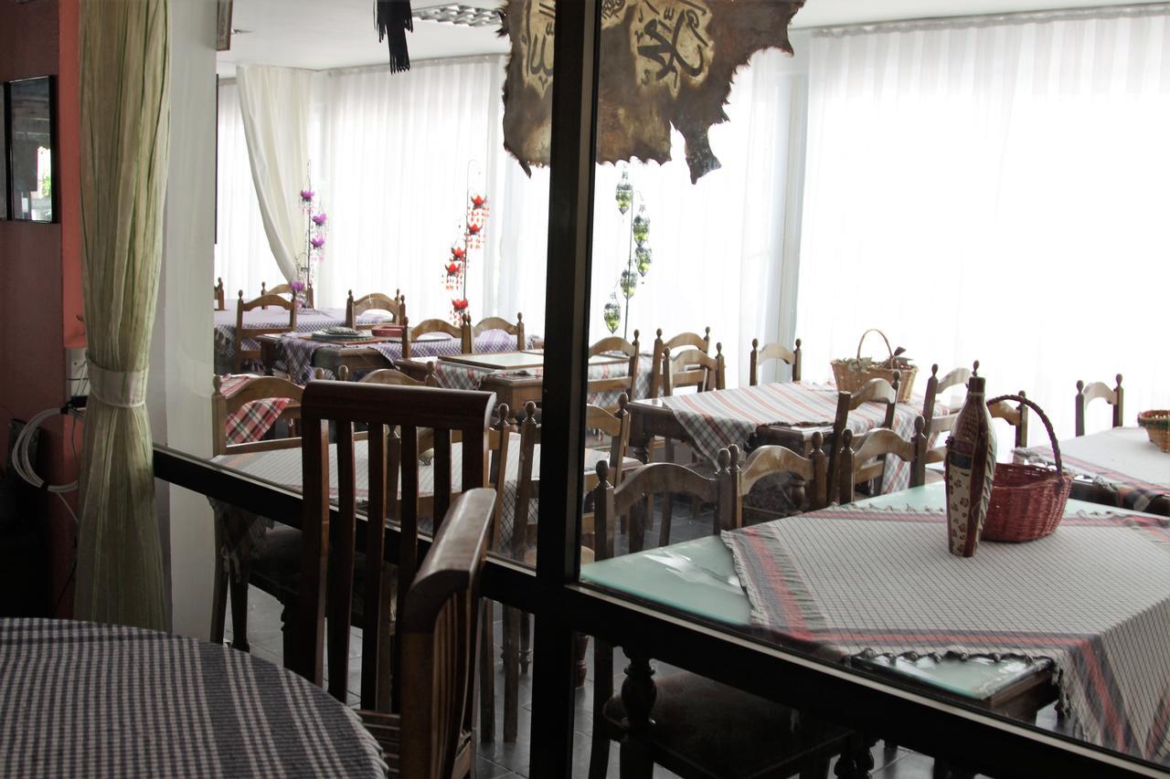 Kasgar Court Hotel Agia Varvara Bagian luar foto
