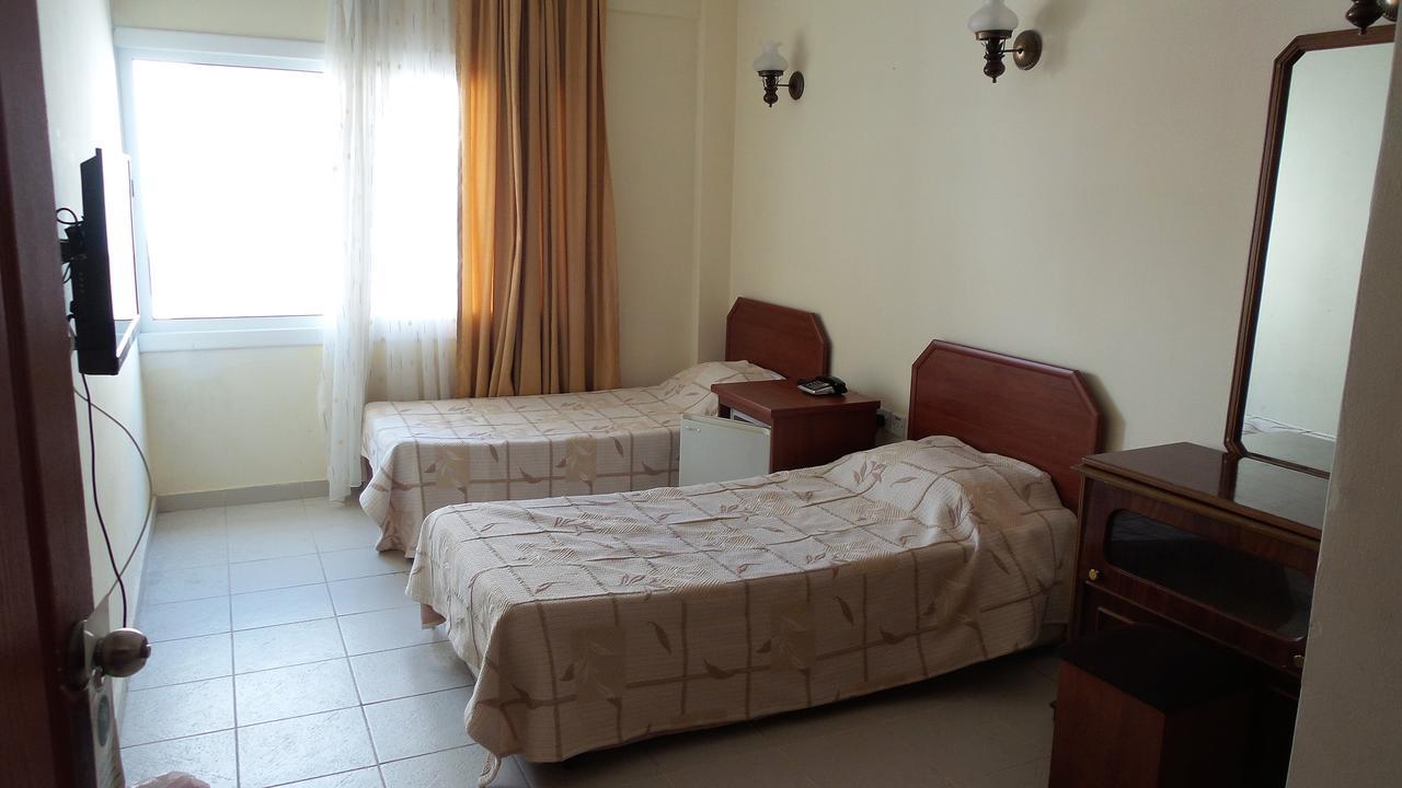 Kasgar Court Hotel Agia Varvara Bagian luar foto